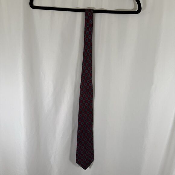 Christian Dior Tie Men's 58" Red Print All Silk Made USA 3.5" Wide - Picture 3 of 5